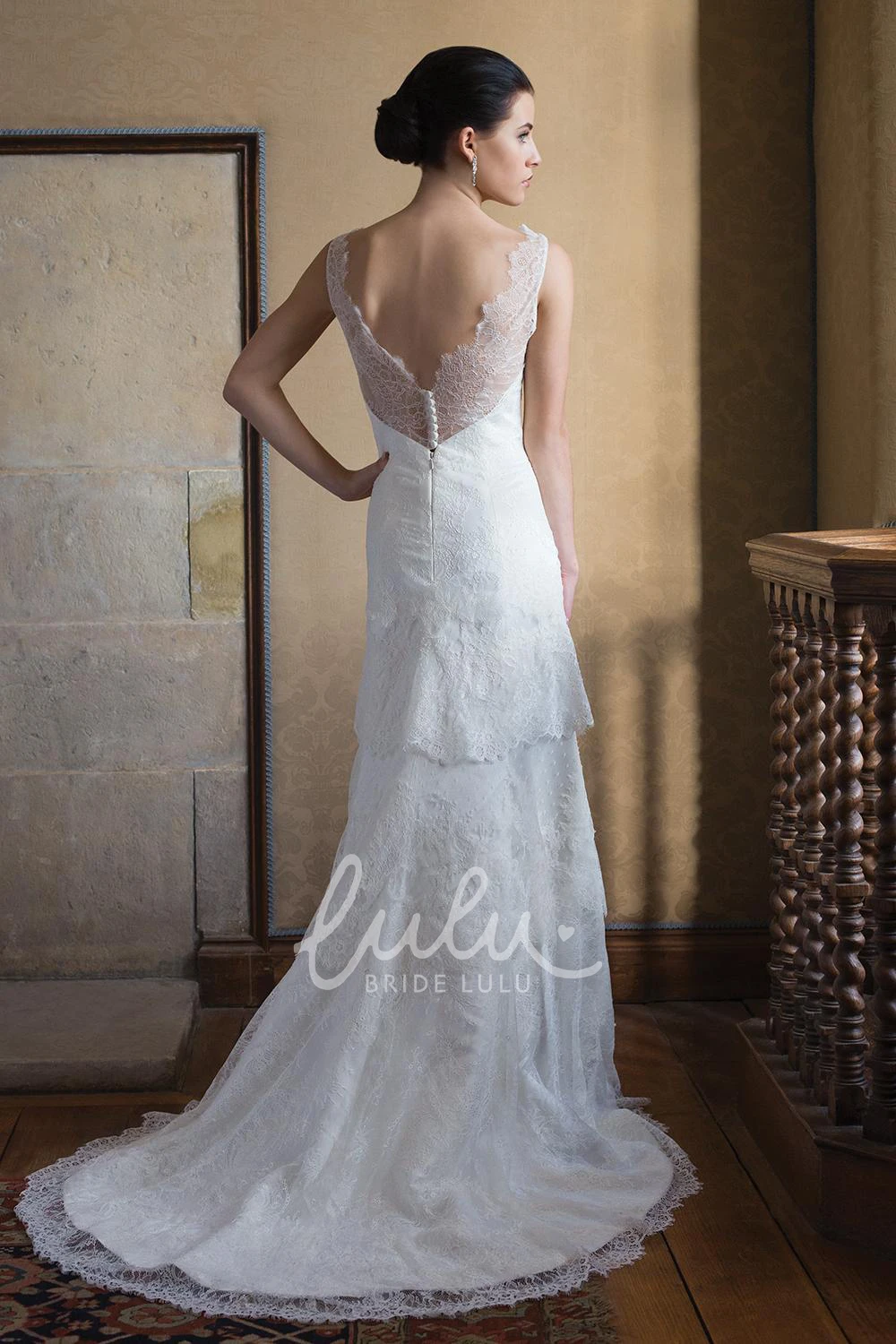 Lace Appliqued Sleeveless Sheath Wedding Dress Floor-Length Bridal Gown