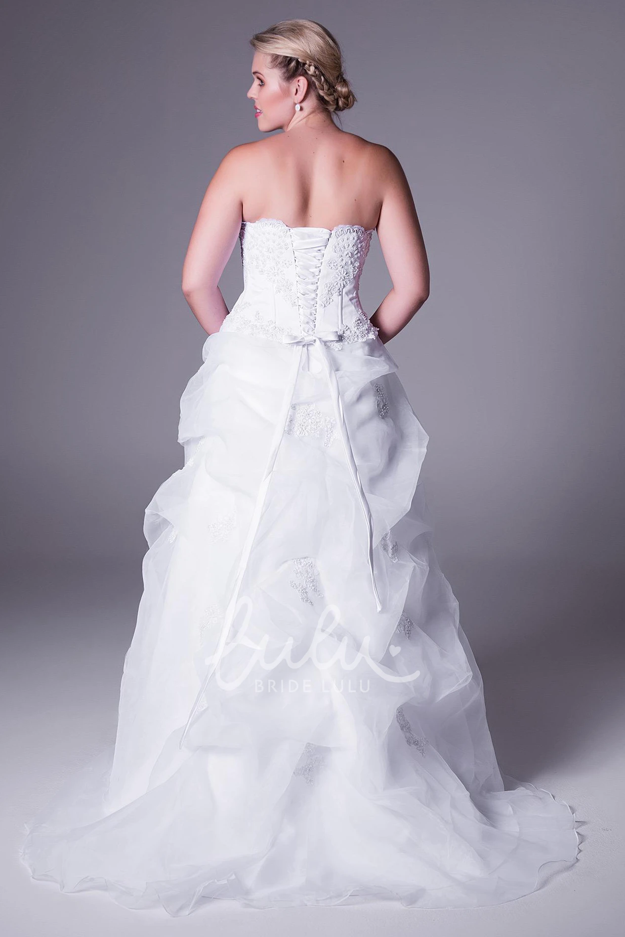 Tulle Plus Size Wedding Dress with Lace Up Strapless