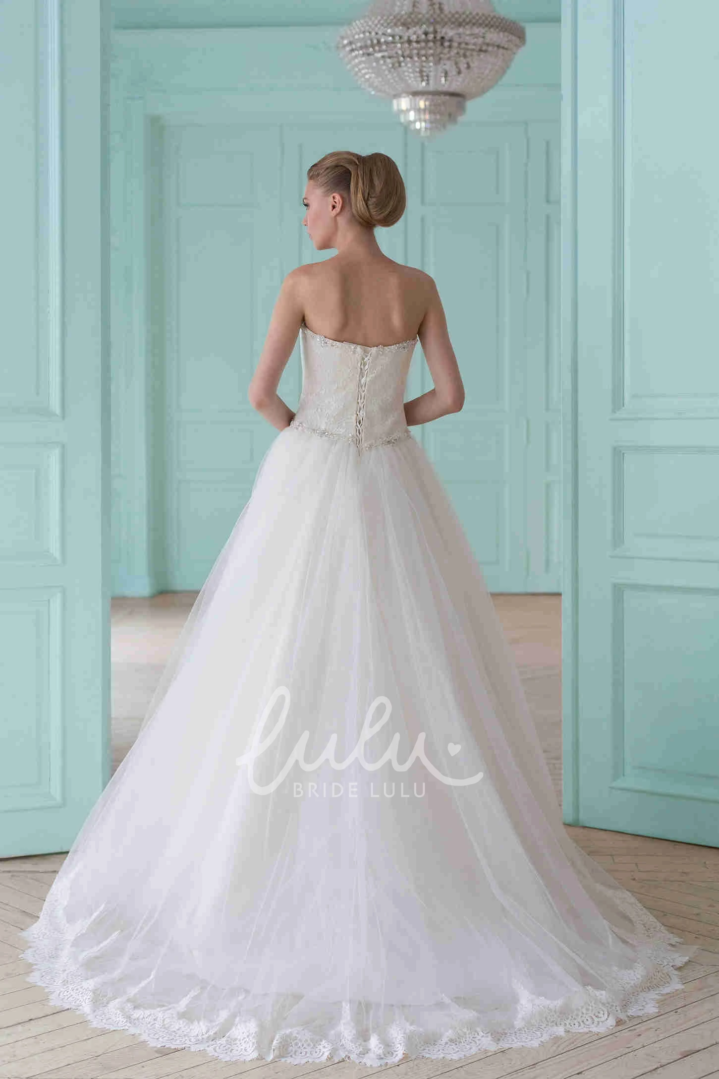 Crystal Detailing Sweetheart Tulle Wedding Dress Classic Ball Gown Style