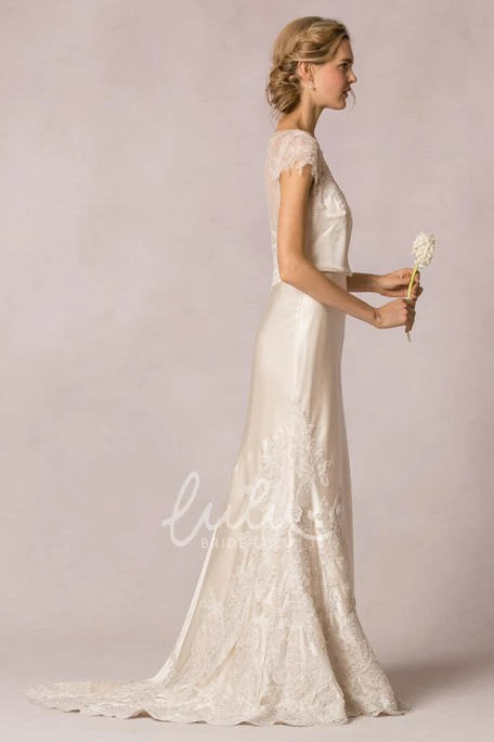Short-Sleeve Lace Sheath Wedding Dress with Scoop Neck