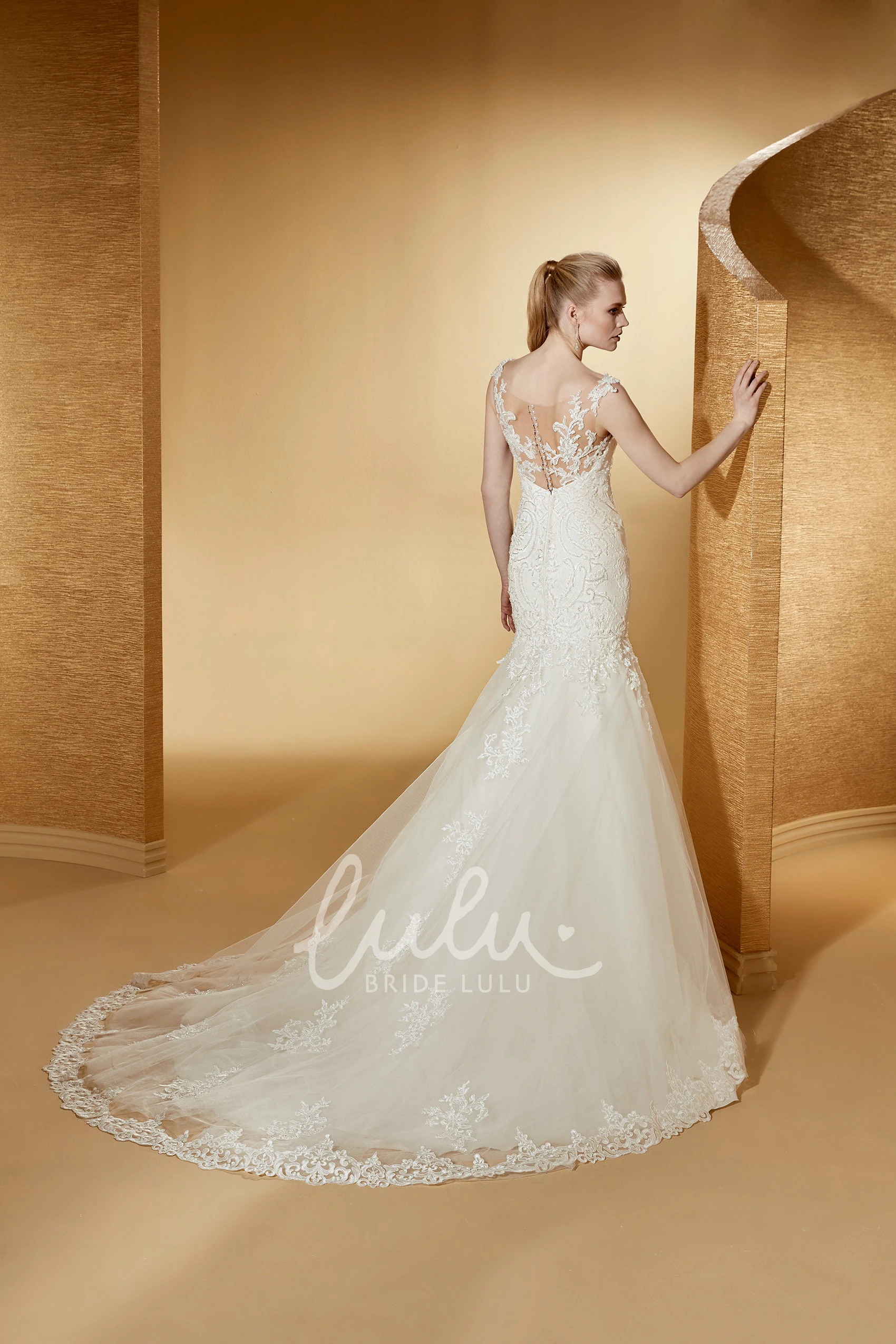 Mermaid Lace Wedding Dress with Scooped Neck and Brush Train Elegant and Beautiful