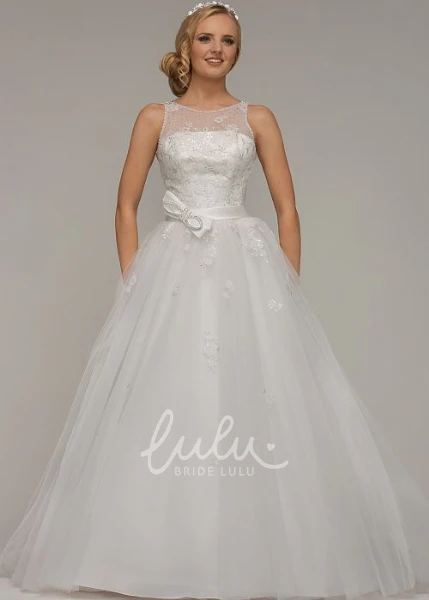 Beaded Tulle Ball Gown Wedding Dress with Appliques and Bow Scoop-Neck