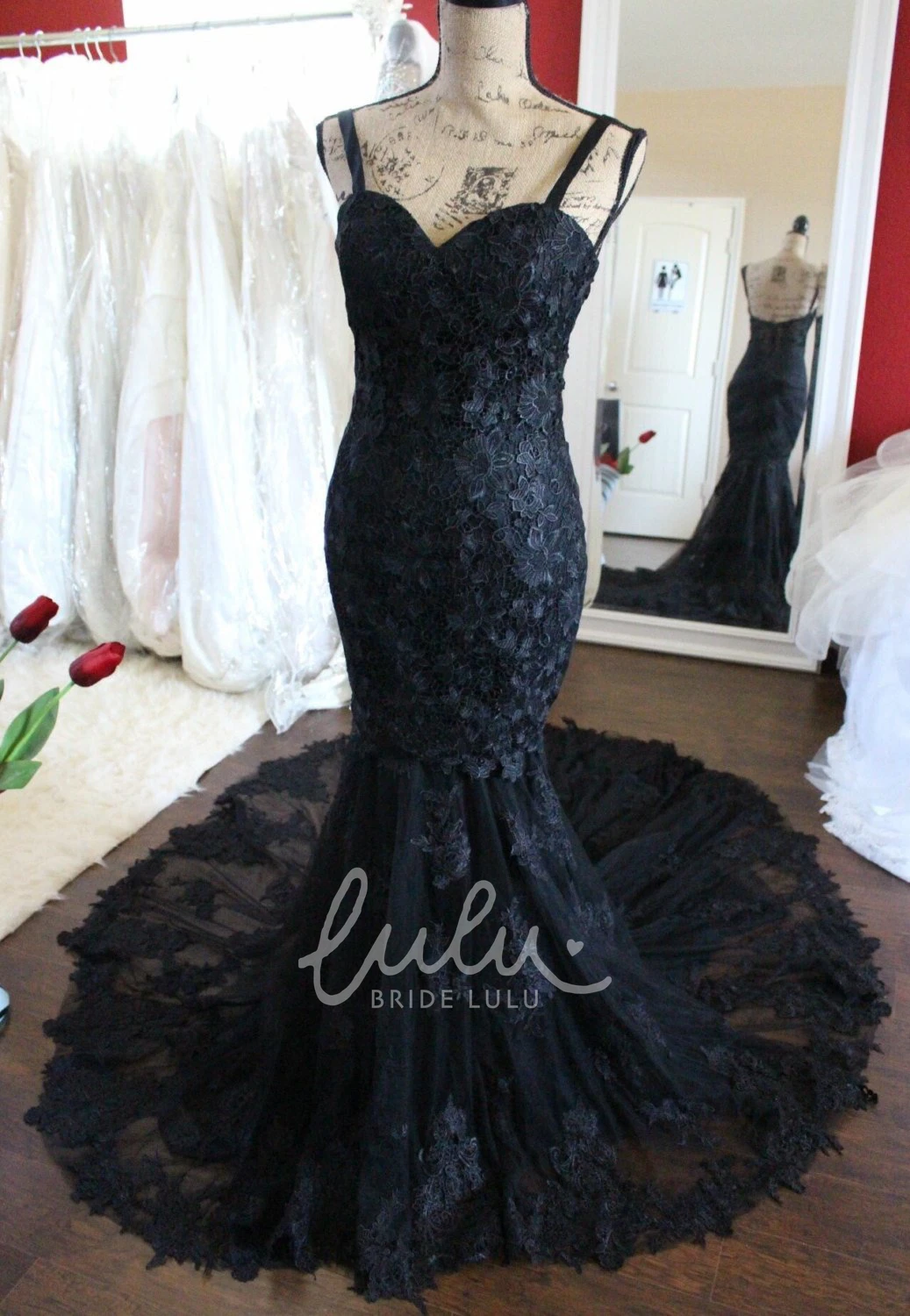 Sleeveless Chapel Train Straps Appliques Lace Black Wedding Dress