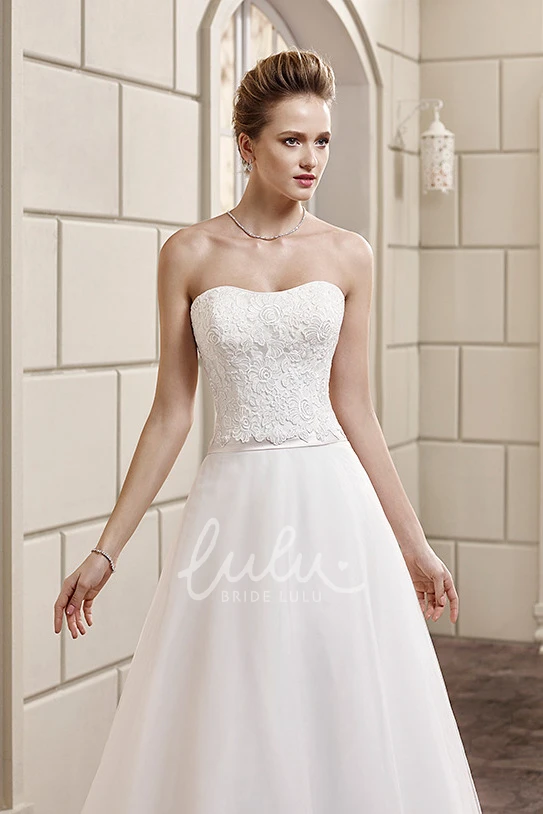 A-Line Tulle Strapless Wedding Dress with Appliques 2025 Women Elegant