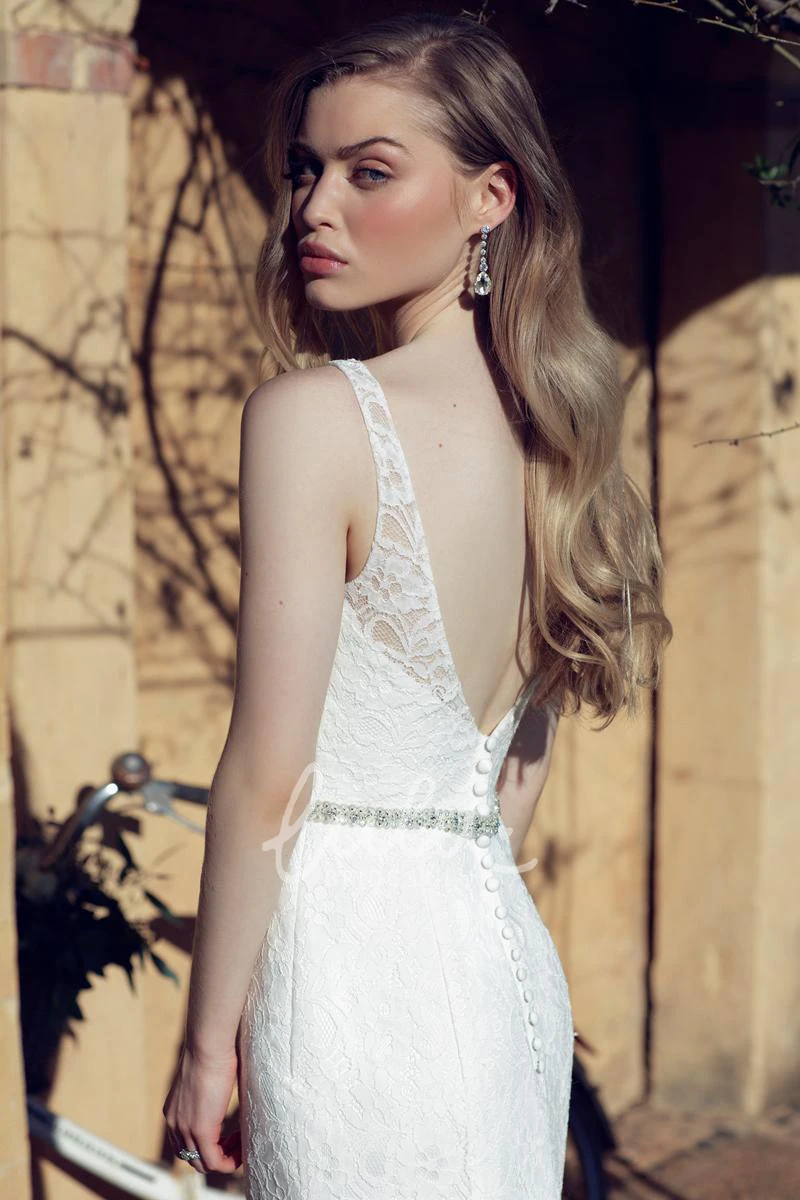 Sleeveless Trumpet Lace Wedding Dress with Waist Jewellery V-Neck Bridal Gown