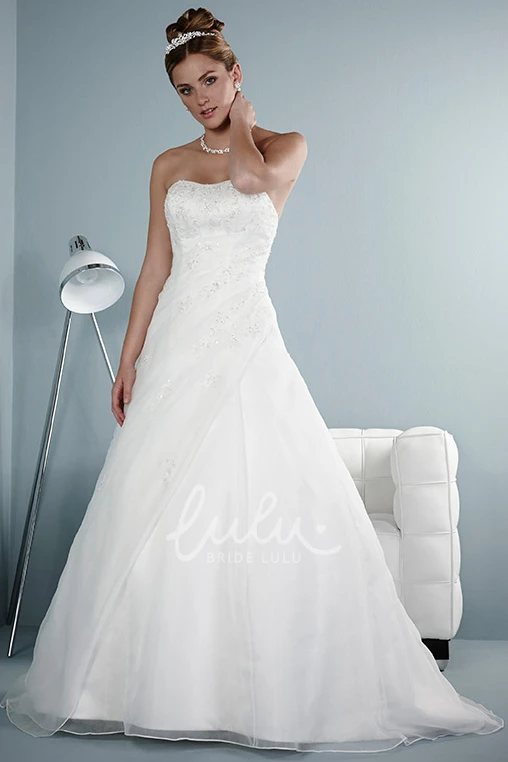 Strapless A-Line Tulle Wedding Dress with Appliques
