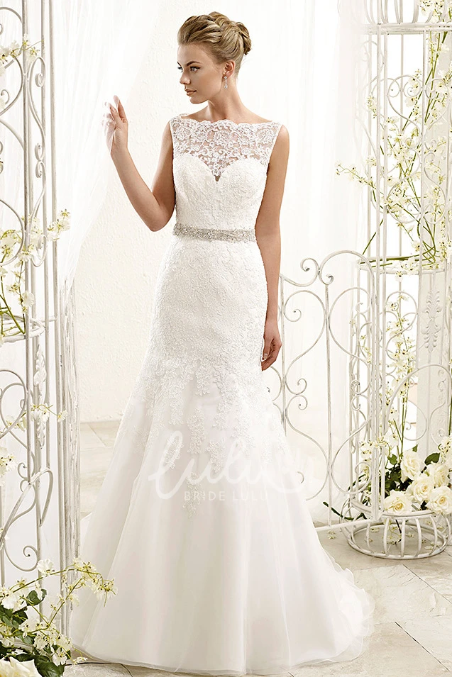 Sleeveless Bateau-Neck Lace A-Line Wedding Dress with Waist Jewellery Chic Bridal Gown
