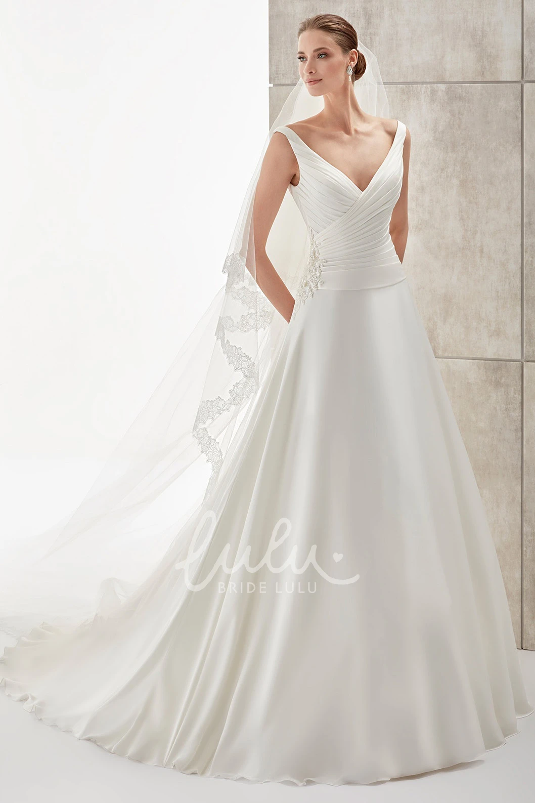 Satin Sweetheart Wedding Dress with Side Appliques and Brush Train Modern Bridal Gown