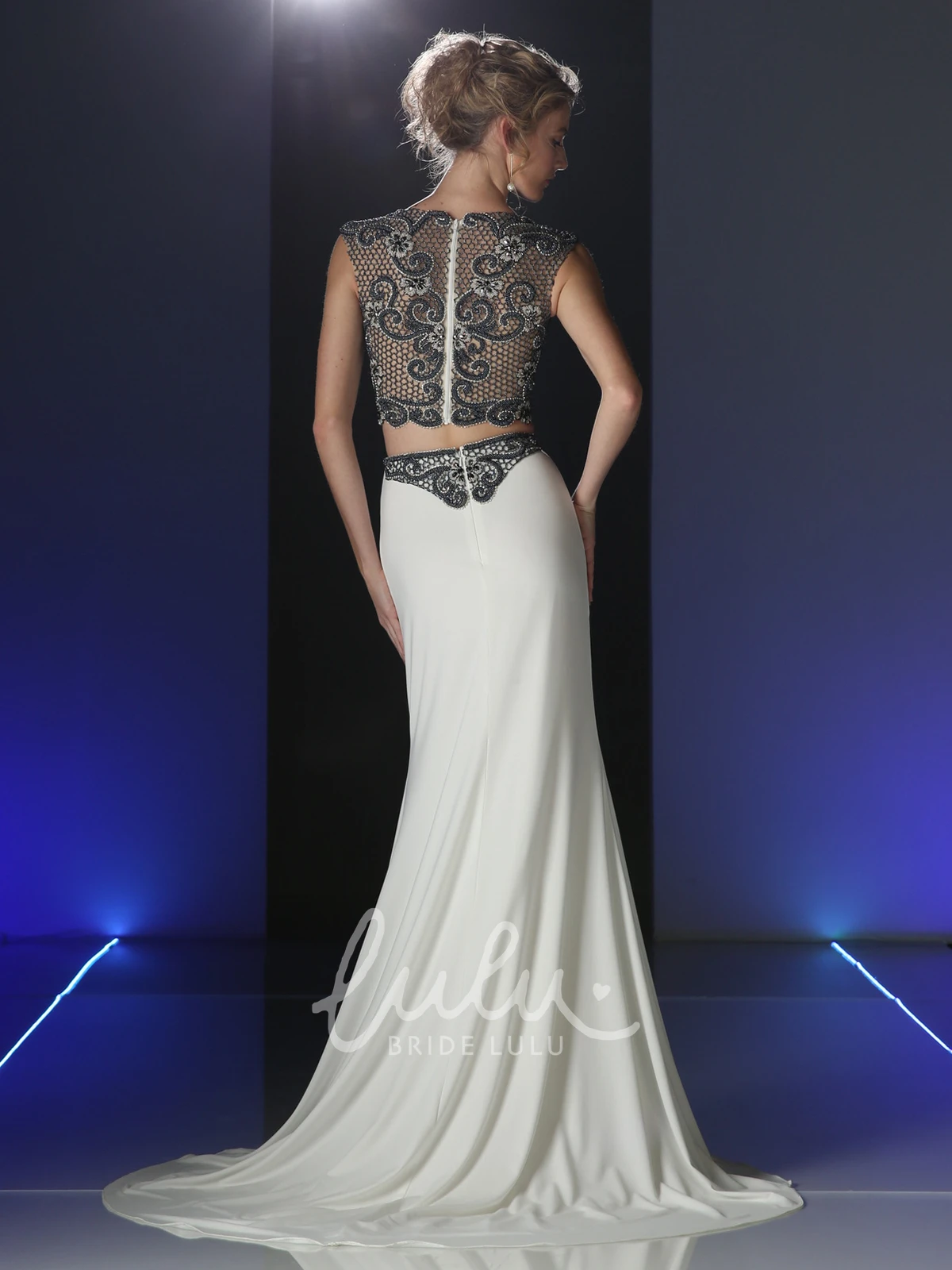 Sleeveless Scoop-Neck Jersey Dress for Women with Floor-Length