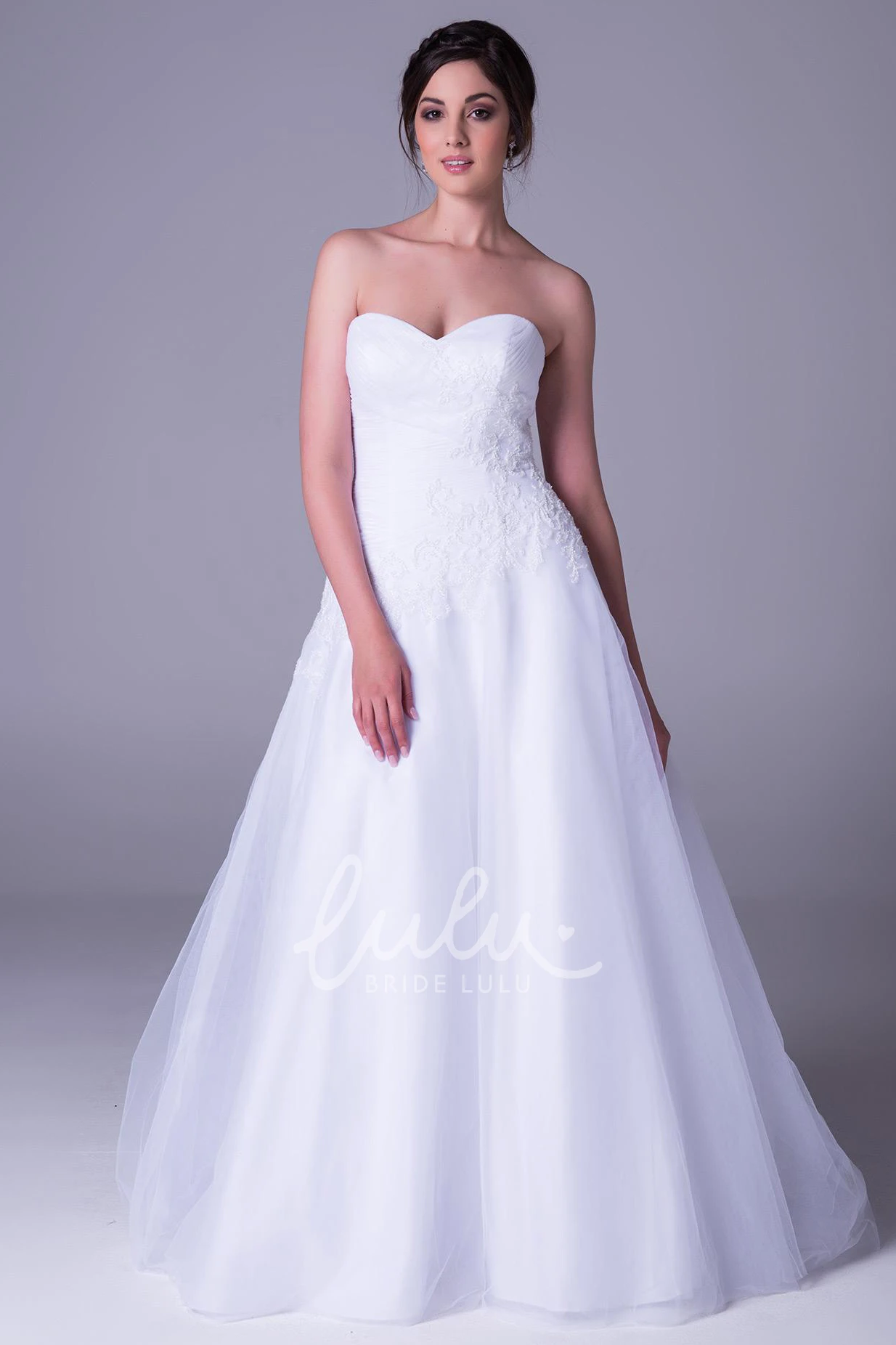 Tulle Appliqued Sweetheart A-Line Wedding Dress with V-Back Maxi Length