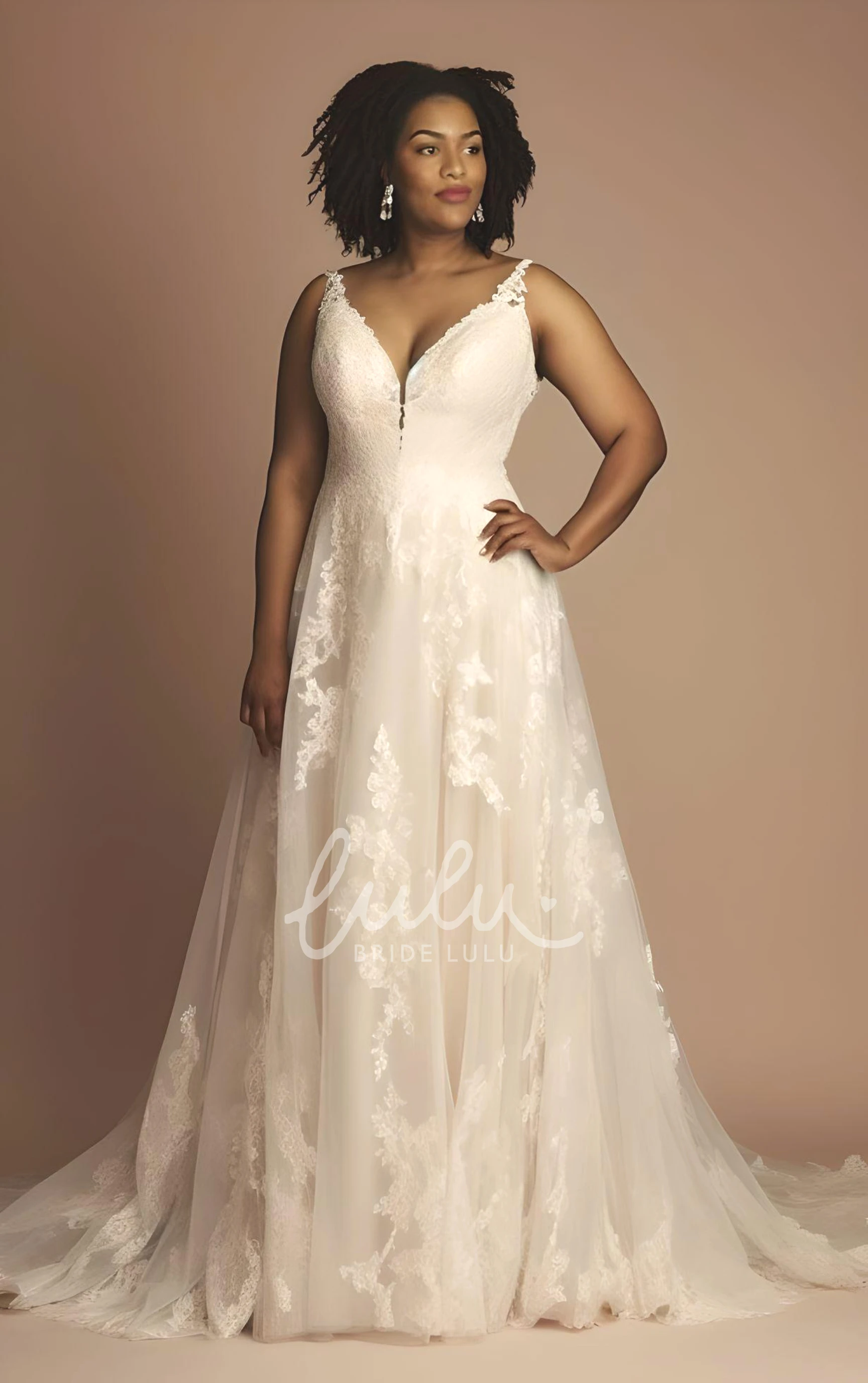 Plus Size A-Line Wedding Dress Lace Tulle Sleeveless Appliques Plunging Neckline V-neck Ethereal Boho