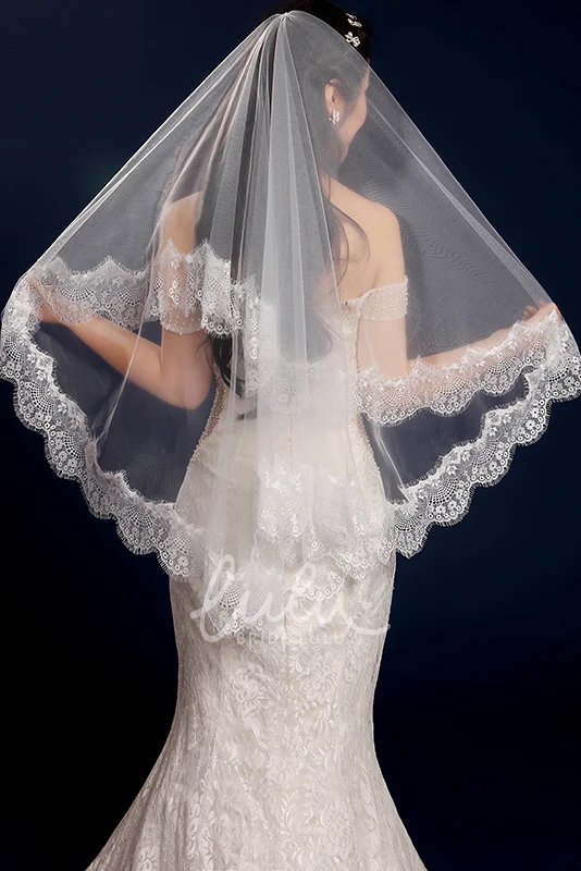 Lace Edge Tulle Fingertip Wedding Veil for Brides