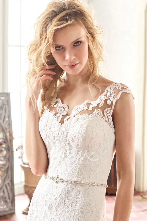 Split-Front Lace Square Wedding Dress Chic Bridal Gown with Sweep Train