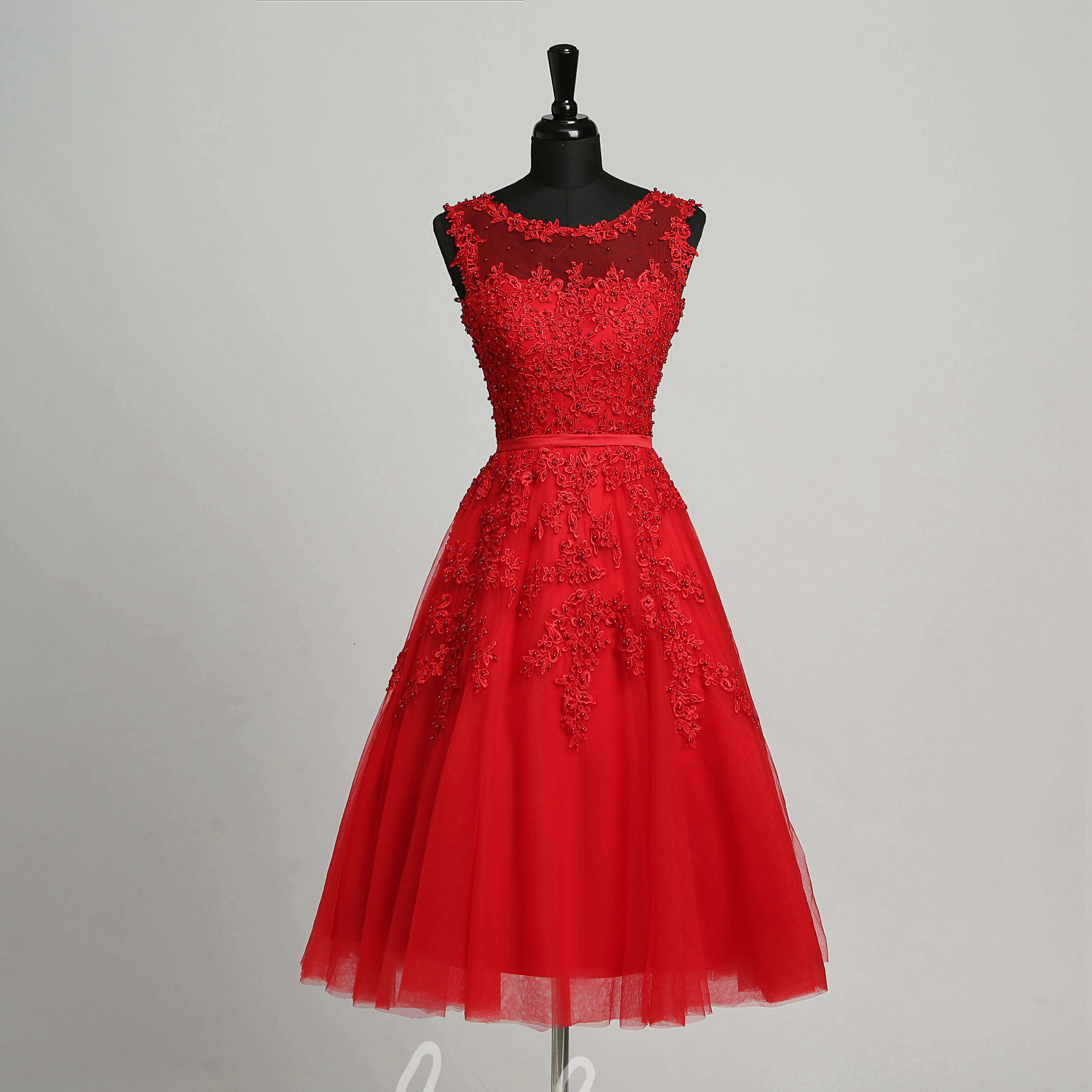 Modest Tulle A-Line Scoop Sleeveless Knee-Length Dress with Sequins for Prom