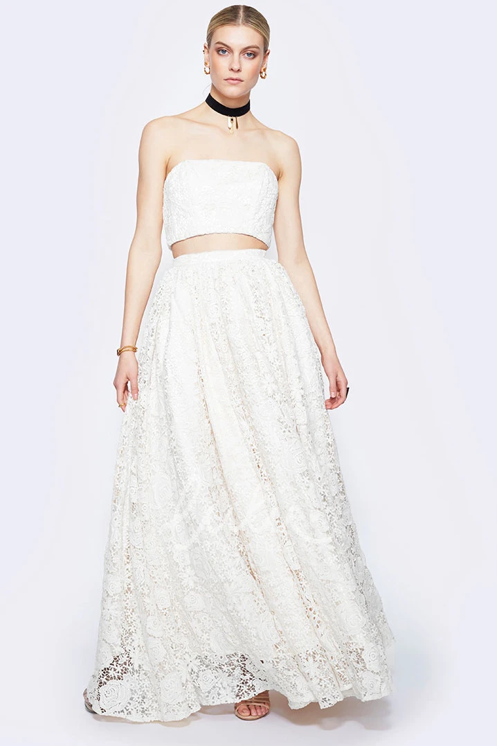 Lace Strapless Maxi Wedding Dress with Sleeveless Design