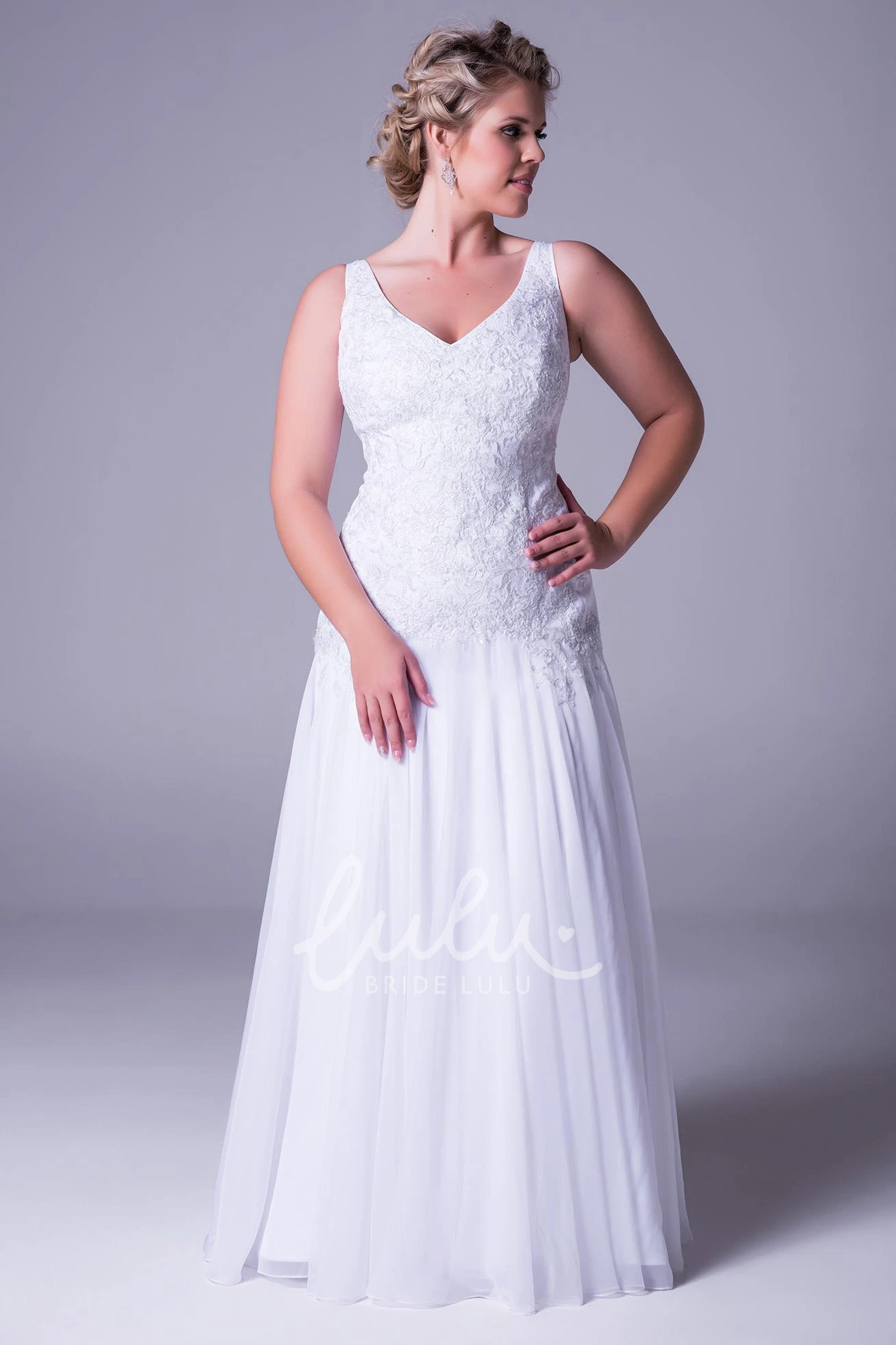 Sleeveless Chiffon Plus Size Wedding Dress with V-Neck Pleats Appliques and V-Back