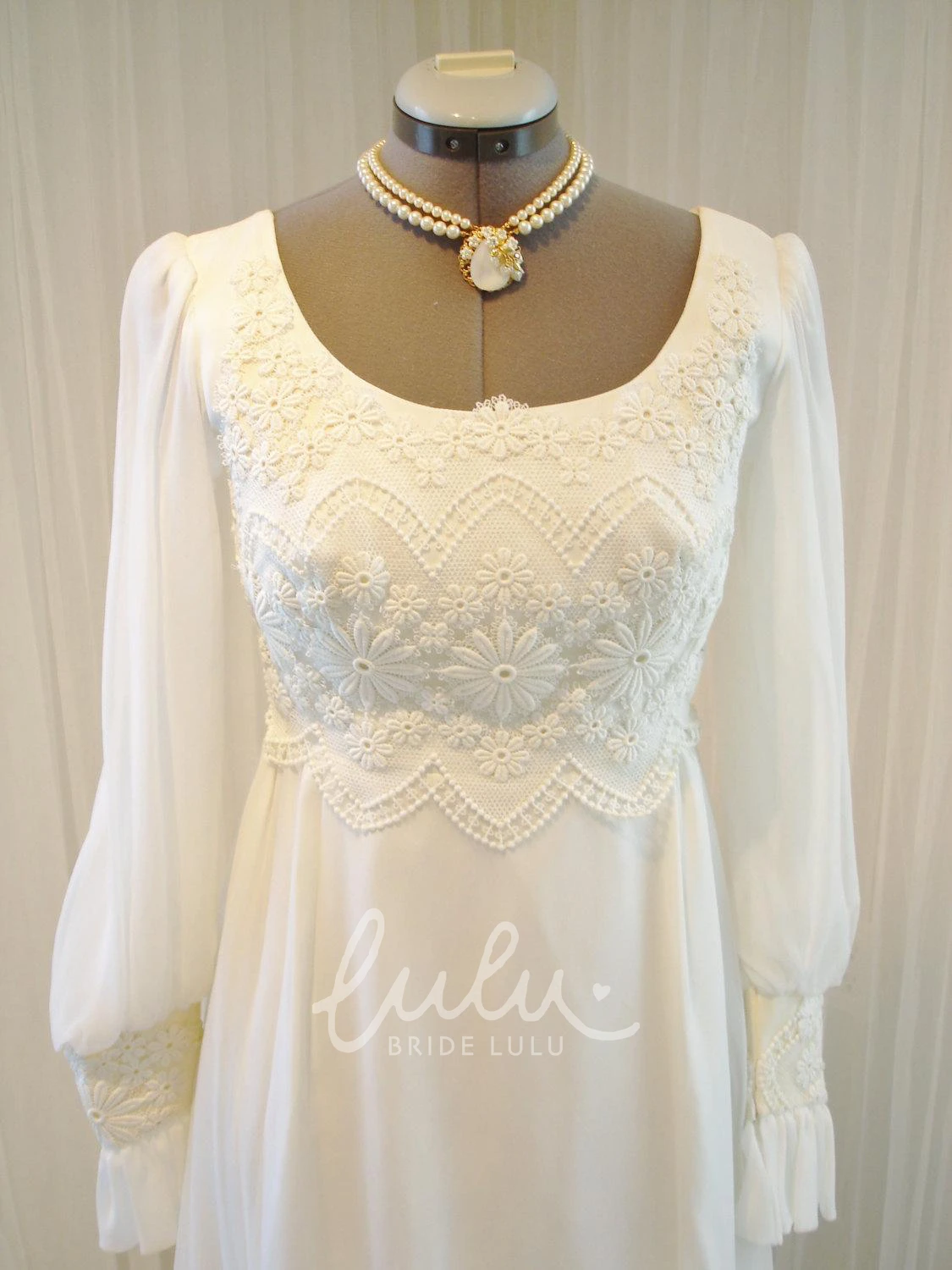 Vintage Chiffon and Lace Wedding Dress Unique Long Sleeve Bridal Gown