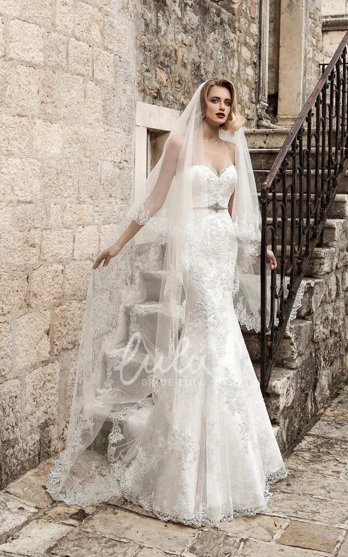 Lace-Up Sheath Wedding Dress with Sweetheart Neckline Floor-Length