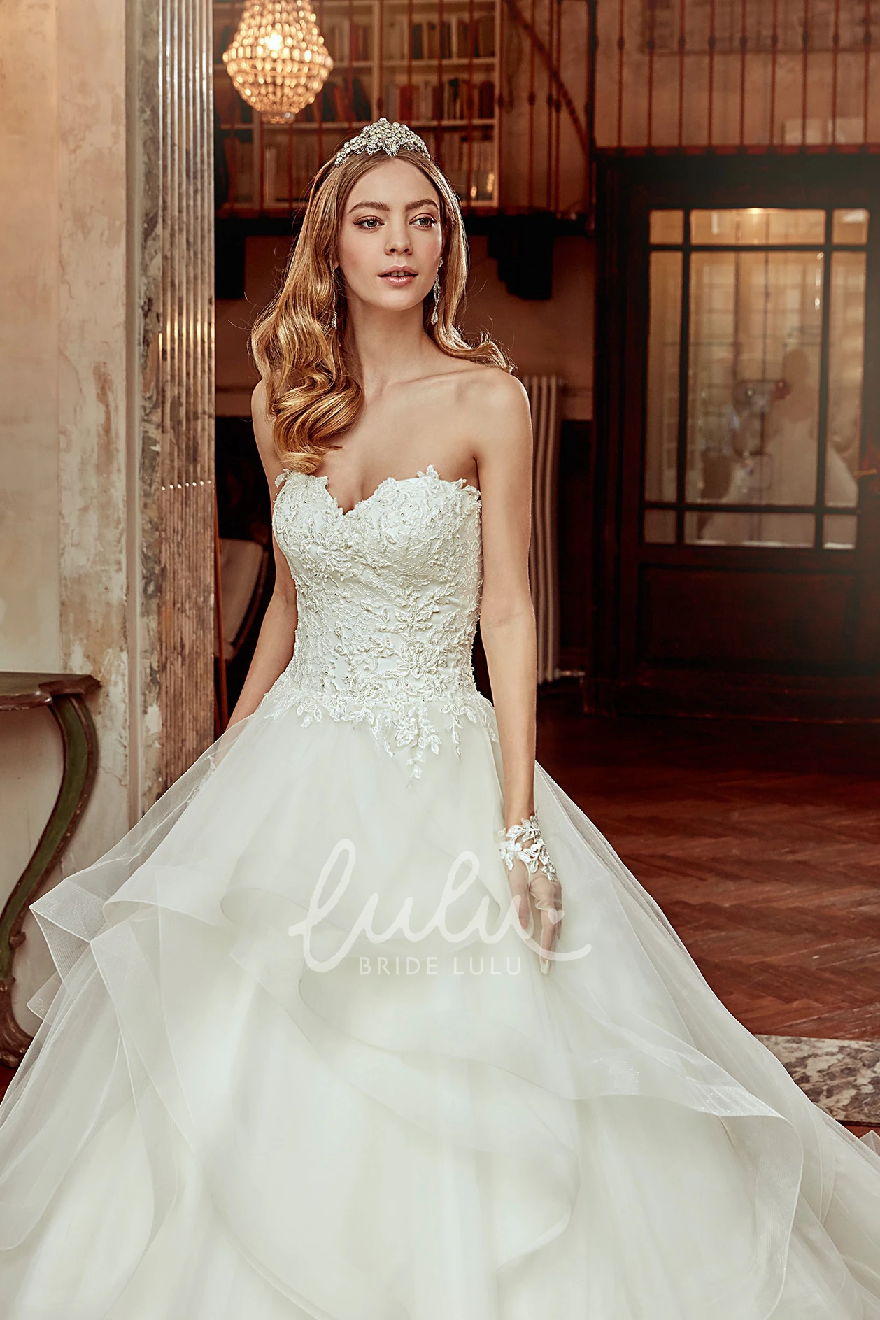 Lace Corset A-Line Wedding Dress with Ruching Skirt Classic Bridal Gown