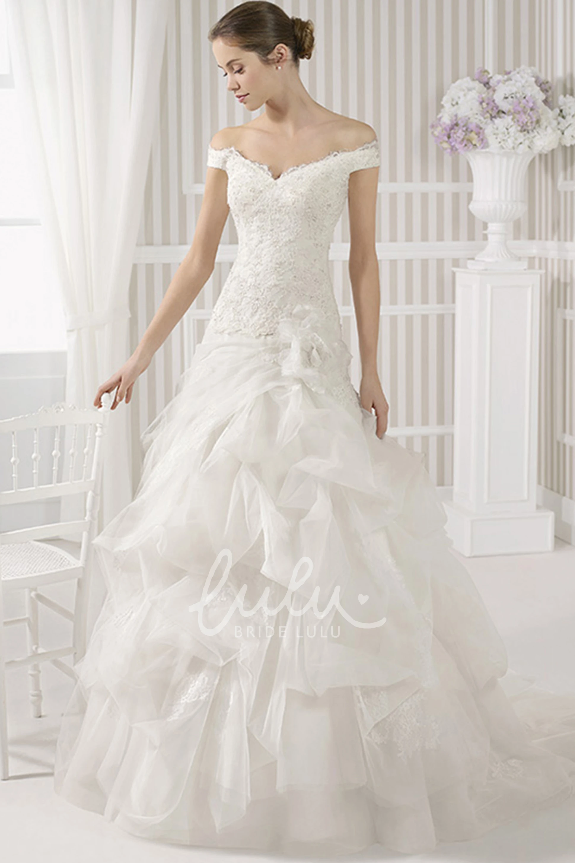 Off-The-Shoulder Tulle Wedding Dress with Appliques Ball Gown Maxi