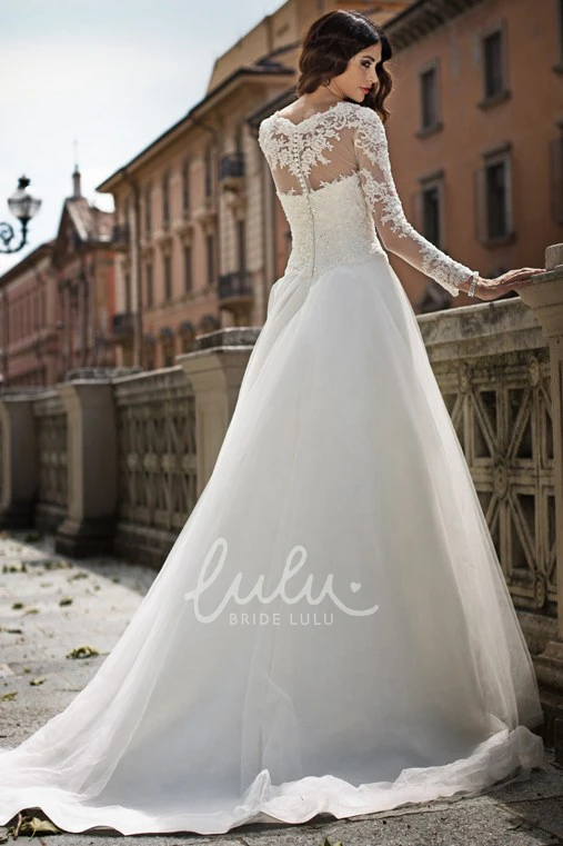 Long-Sleeve A-Line Wedding Dress with Scoop-Neck & Appliqued Tulle&Lace