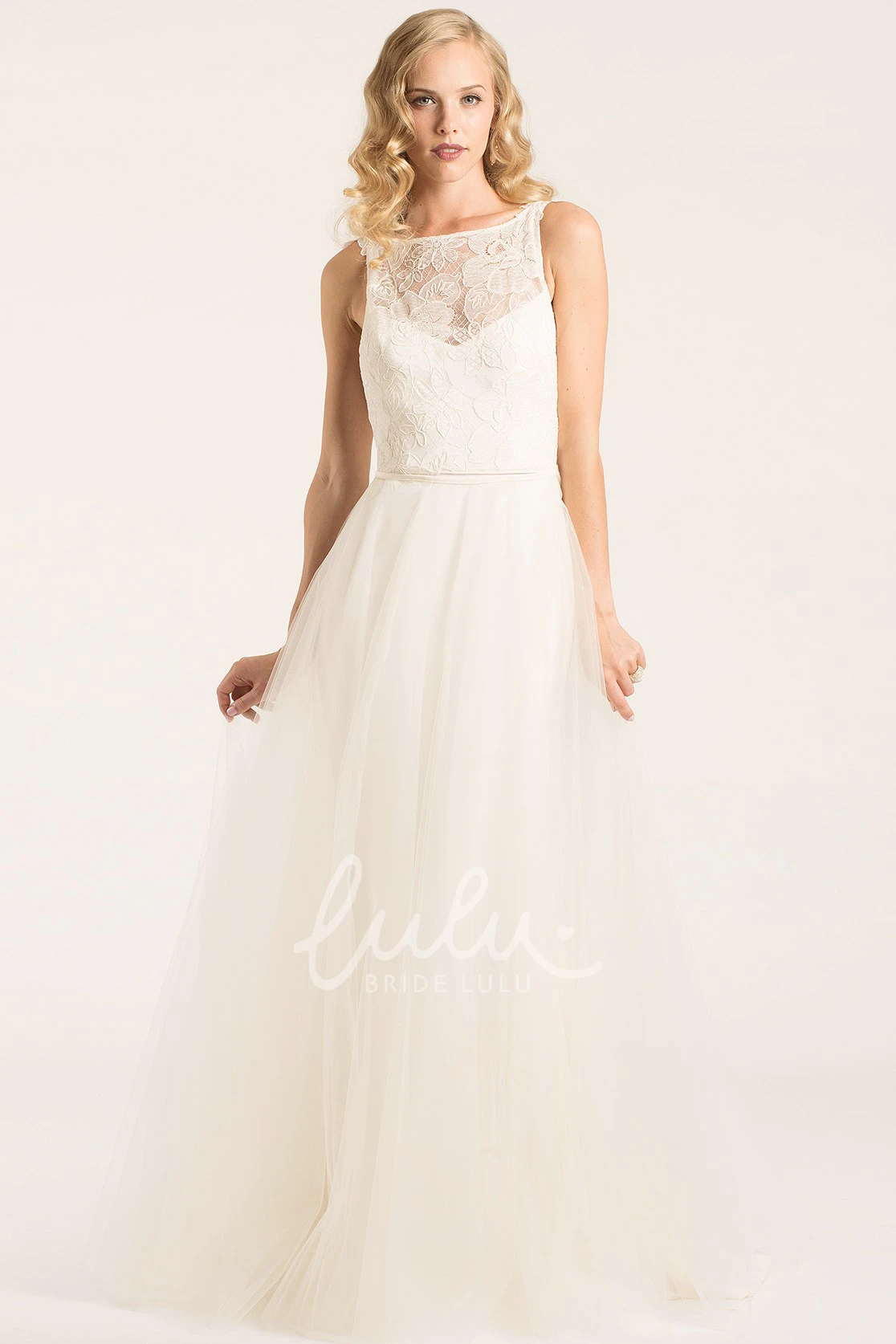 Tulle A-Line Wedding Dress Sleeveless with Appliques and Bateau Neckline