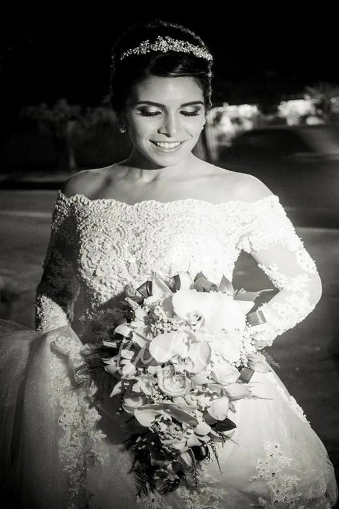 Off-the-shoulder Lace Tulle Wedding Dress Ball Gown Style