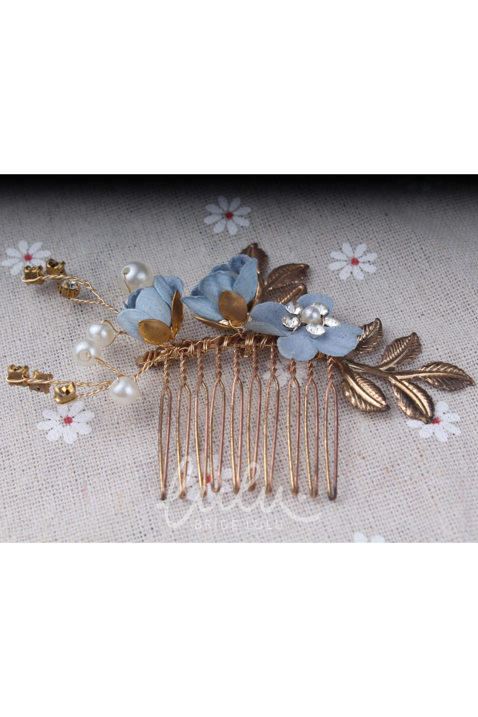 Vintage Golden Hair Pin with Floral Design for Bridesmaids