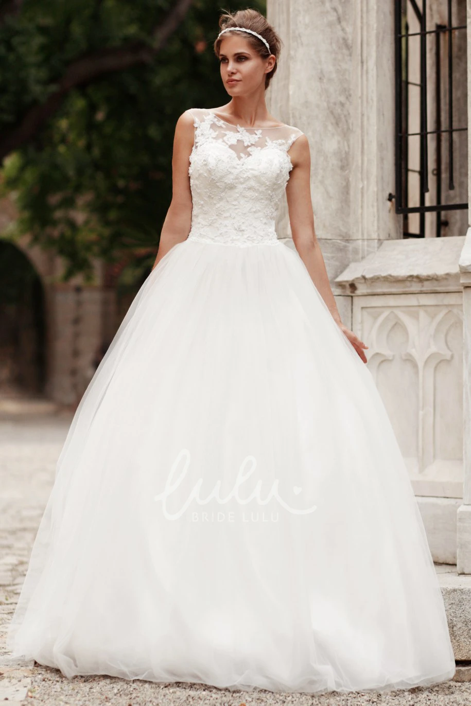 Sleeveless Appliqued Tulle Ball Gown Wedding Dress with Scoop Neck