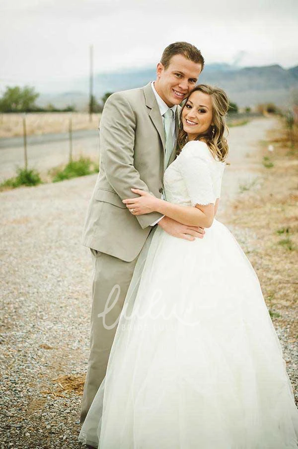 Lace Tulle Ball Gown Wedding Dress with Scoop Neck Zipper