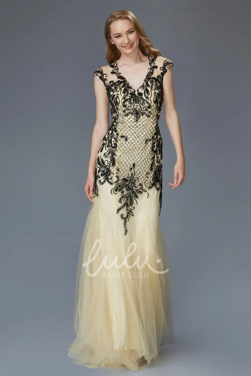 Cap-Sleeve Tulle Keyhole Sheath Formal Dress with V-Neck and Appliques/Lace