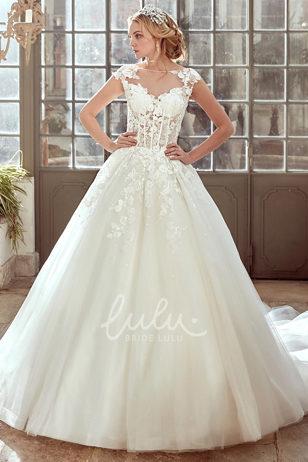 Cap-Sleeve Wedding Dress with Pleated Tulle Skirt and Lace Corset Flowy Wedding Dress Women 2025
