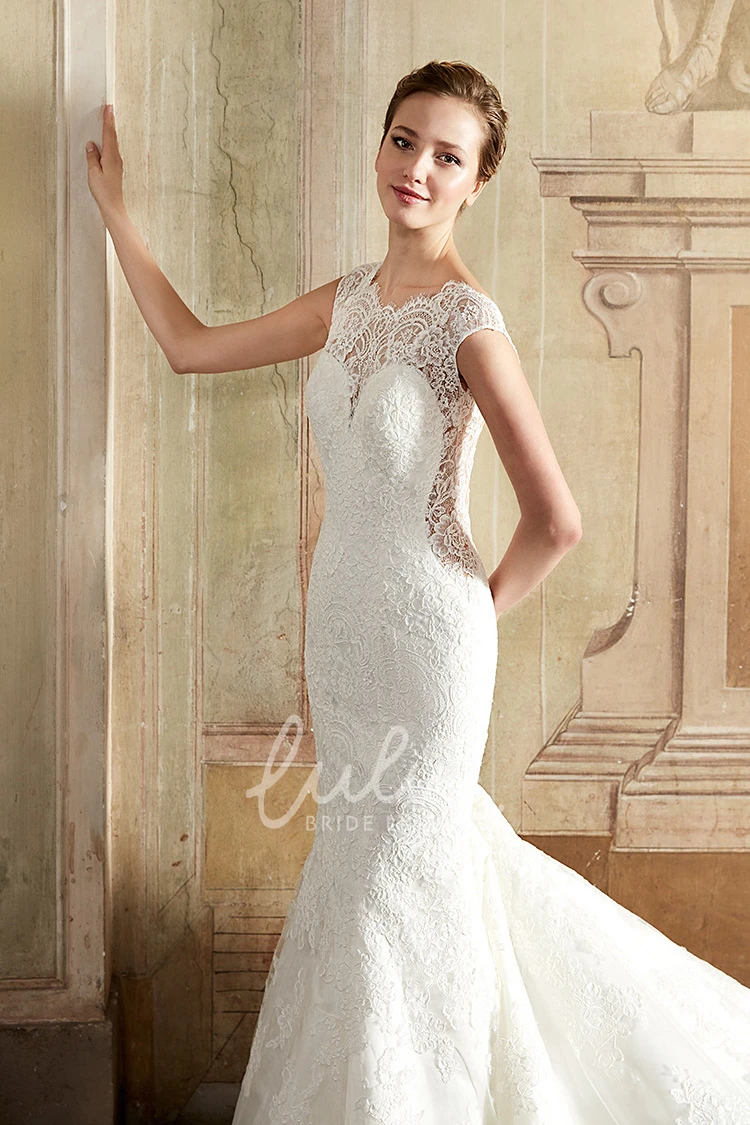 Lace Sheath Scoop-Neck Sleeveless Wedding Dress in Floor-Length