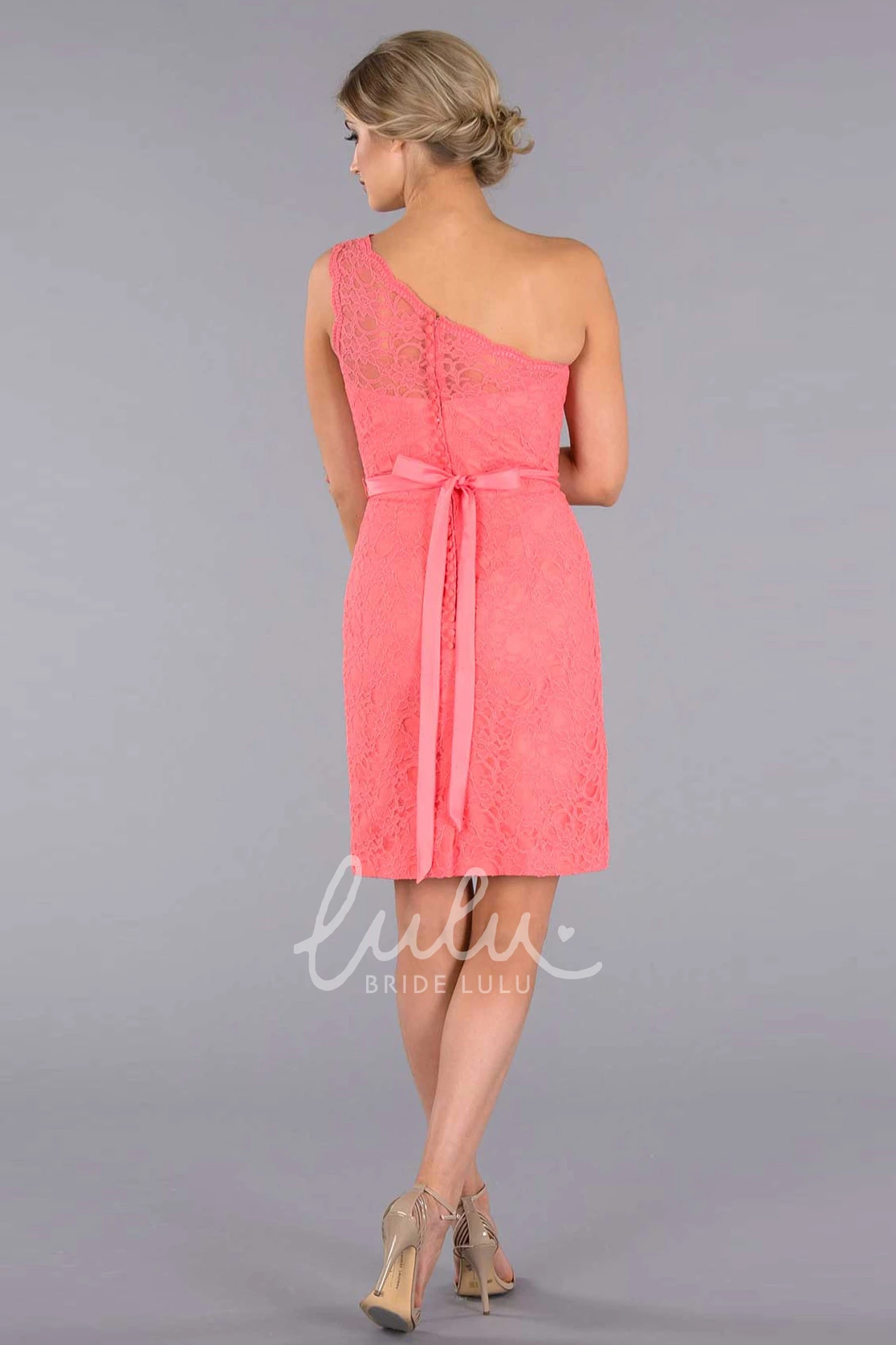 Knee-Length One-Shoulder Pencil Bridesmaid Dress with Bow and Lace