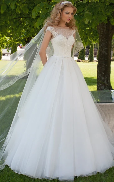 Cap-Sleeve Scoop-Neck Tulle Ball Gown Wedding Dress with Appliques and Corset Back Unique Bridal Gown