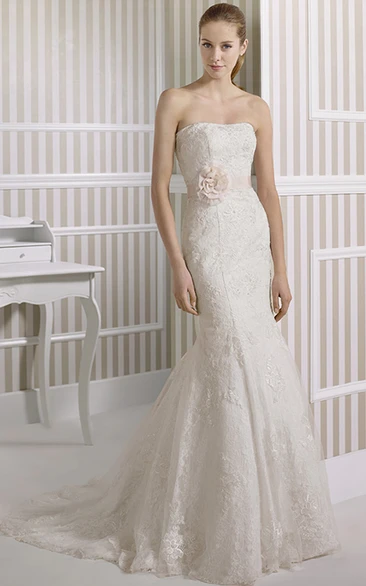 Strapless Lace Sheath Wedding Dress with Flower and Bow Applique