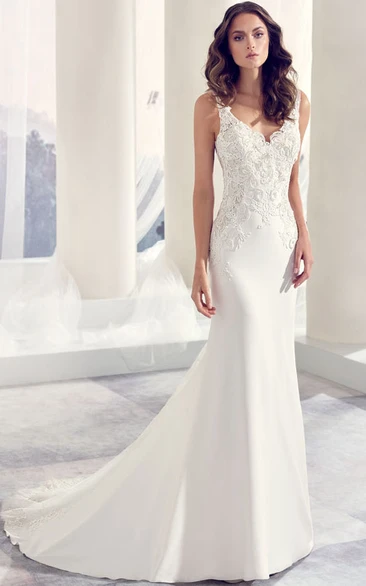 Chiffon Appliqued V-Neck Wedding Dress with Court Train Elegant Bridal Gown