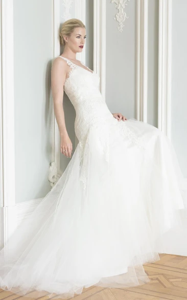V-Neck Appliqued A-Line Wedding Dress with Sleeveless Tulle&Lace Floor-Length Design