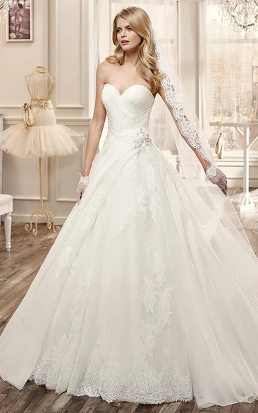 Floral Waist A-Line Wedding Dress with Embroidery Sweetheart Neckline