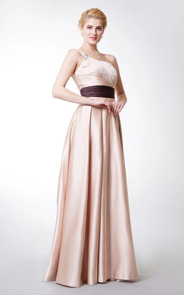 Shimmering Gown with Diagonal Pleats and Contrast Waistband