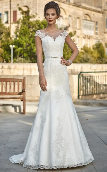 Short-Sleeve Satin and Lace A-Line Wedding Dress with Scoop Neck Classic Wedding Dress