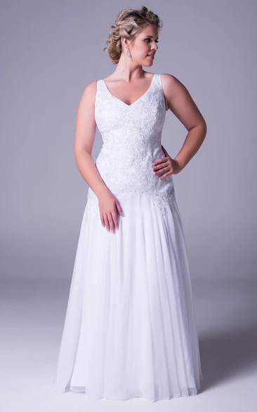 Sleeveless Chiffon Plus Size Wedding Dress with V-Neck Pleats Appliques and V-Back