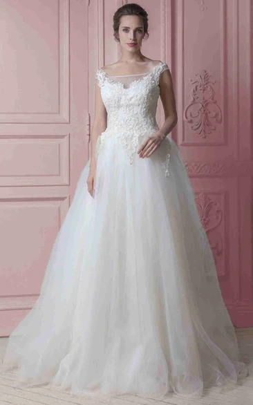 Cap-Sleeve A-Line Tulle Wedding Dress with Appliques Bateau-Neck Bridal Gown with Ruffles