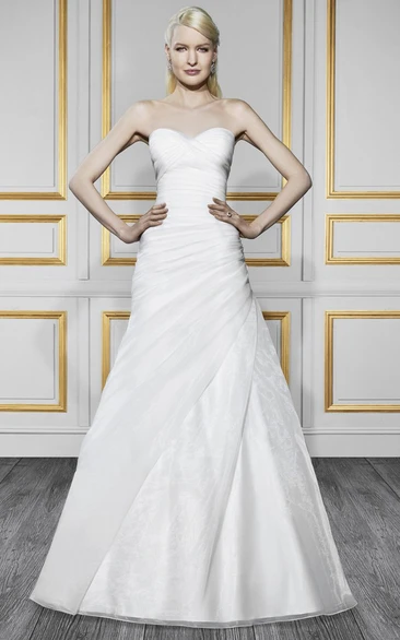 Organza Sweetheart A-Line Wedding Dress with Side Draping Elegant Bridal Gown