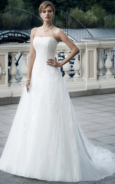 Strapless Tulle Wedding Dress A-Line Appliqued Sleeveless Floor-Length