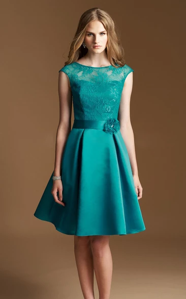 Knee-length A-line Dress with Lace Bodice and Flower Bridesmaid Dress