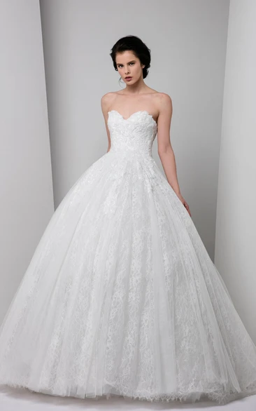 Lace Appliqued Sweetheart Ball Gown Wedding Dress with Beading Elegant Bridal Gown