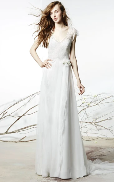 V-Neck Tulle&Lace Sheath Wedding Dress with Cap Sleeves and Flower Detail