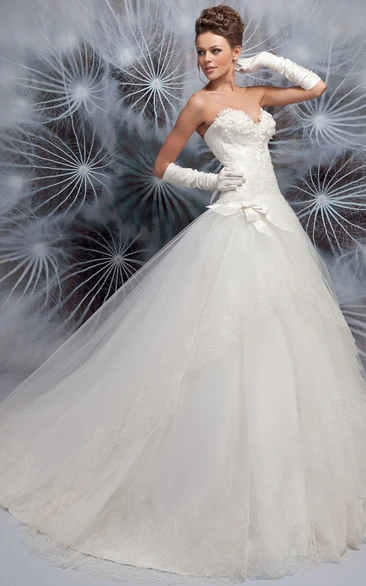 Sweetheart Ball-Gown Wedding Dress with Applique Detail and Floor-Length Train