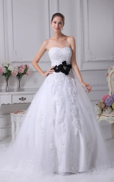 Applique Flower Ball Gown Wedding Dress Elegant Sweetheart Style